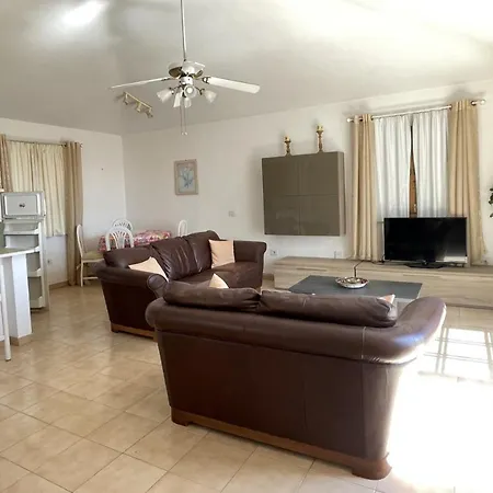 度假居 Amarilla Golf Suite 圣米格尔德阿沃纳