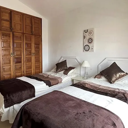 Amarilla Golf Suite 펜션 산미겔데아보나
